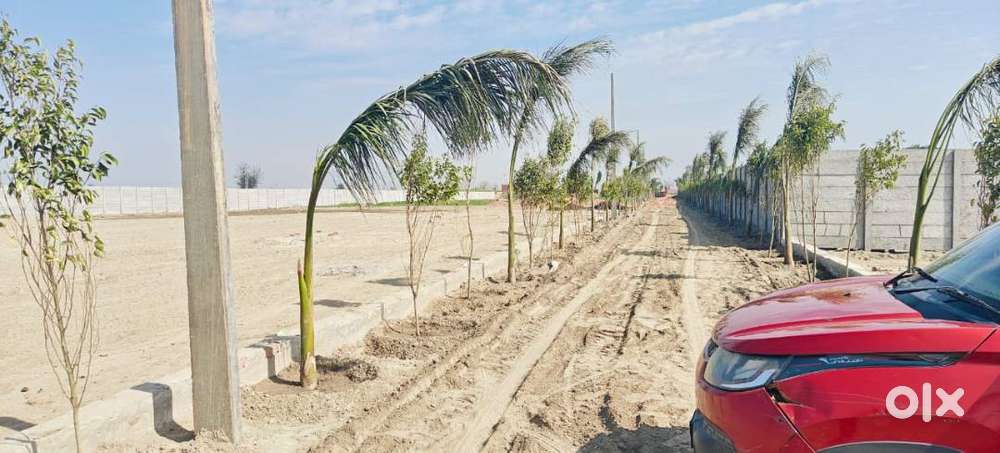 60 gaj ka plot 5,10,000 lakh near school,college, mandir park facility