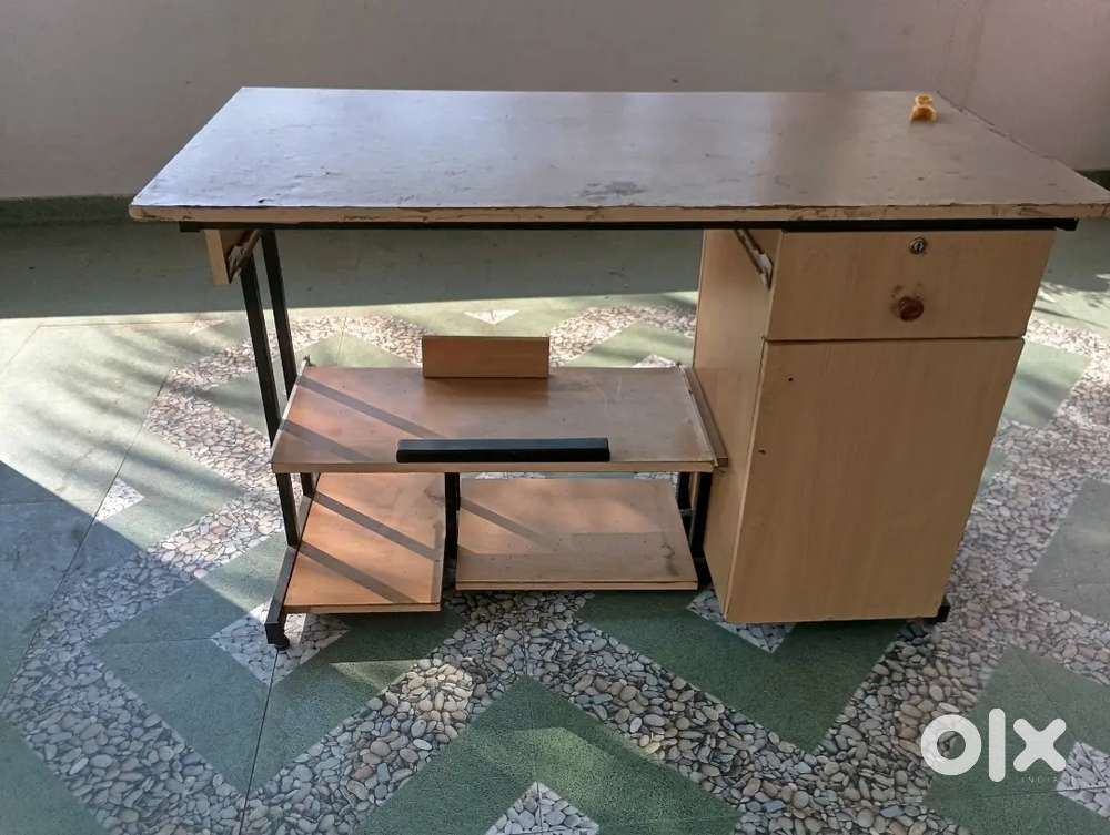 Computer Table