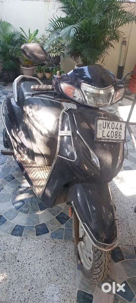 ACTIVA DLX