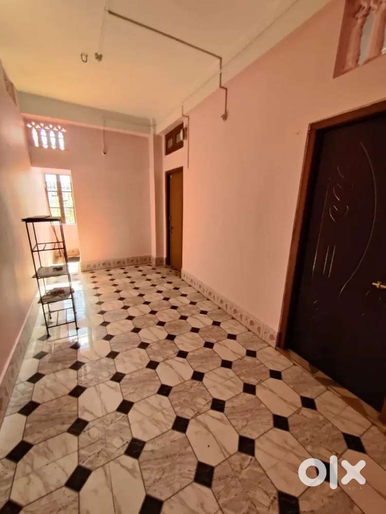 3 flats available for rent.