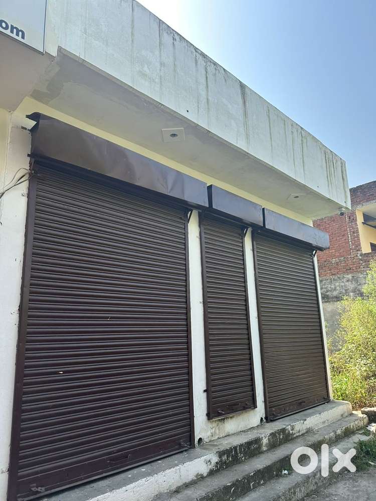 TWO SHOPS FOR SALE NEAR TARACHAND SCHOOL NARKATARI ROAD MAIN MARKET