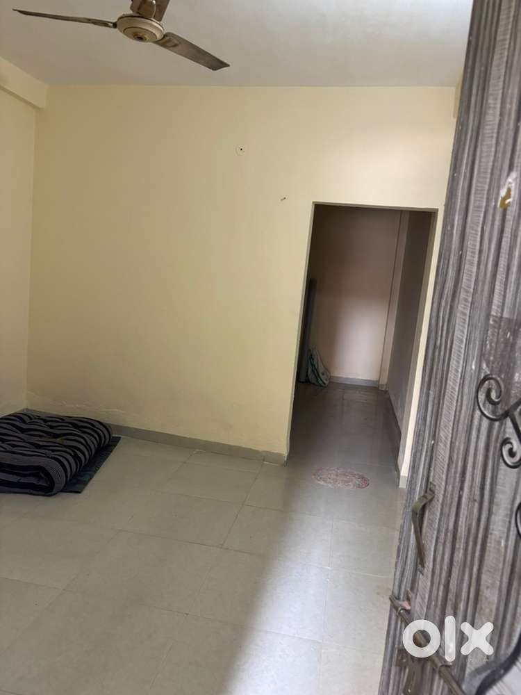 1bhk 1rk available