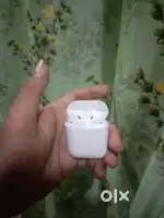 Apple ear pods