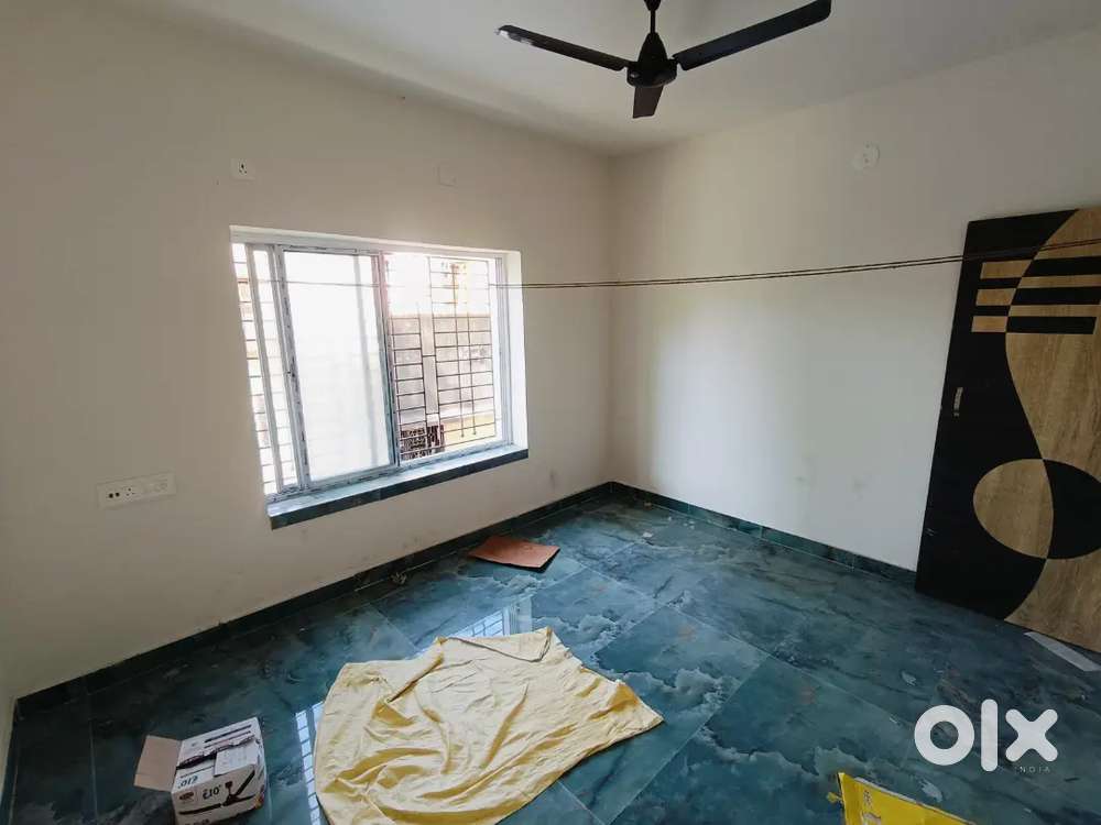 Flat on sale at good prize at kanchrapara near Laxmi cinema hall