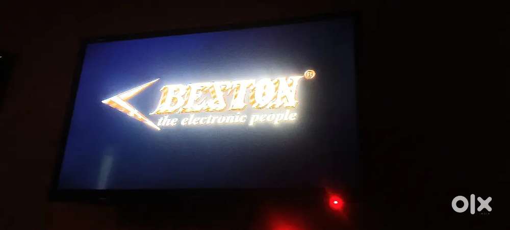 HD Display Beston 32 inch LCD very good condition and working