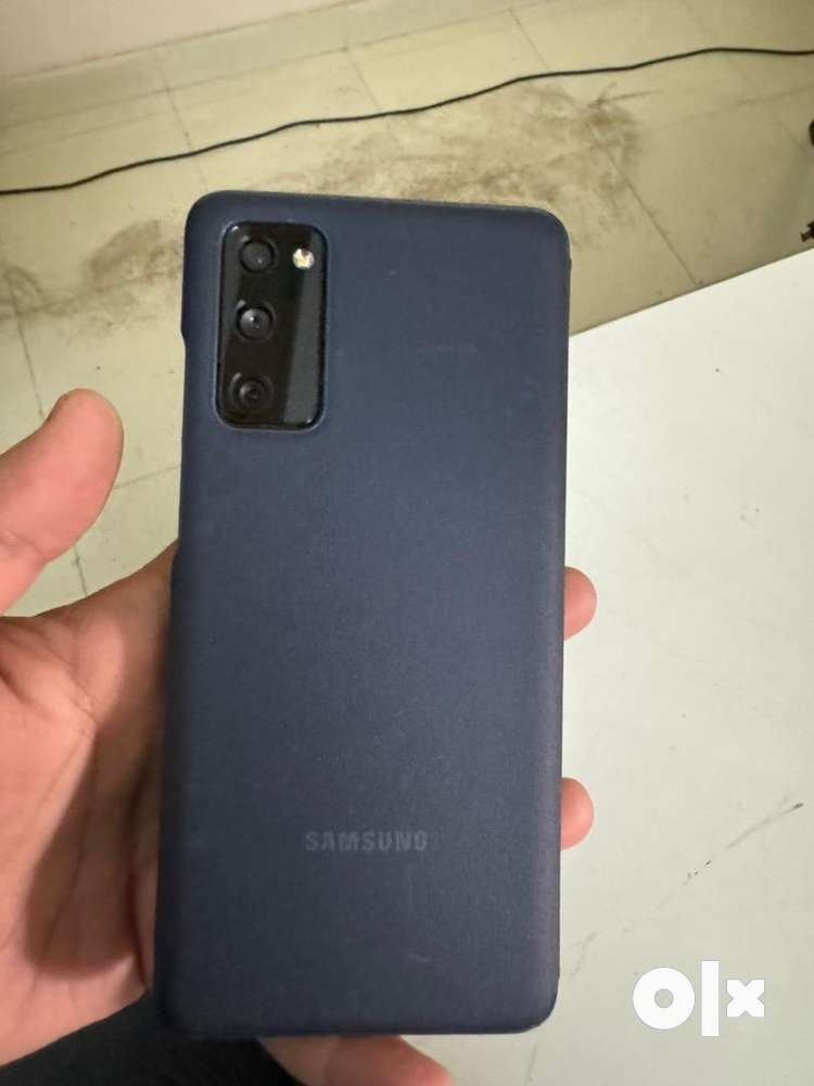 Samsung s20 fe 5g open box not in used