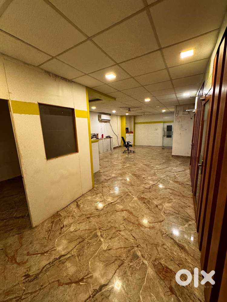 1500 square ftt hall