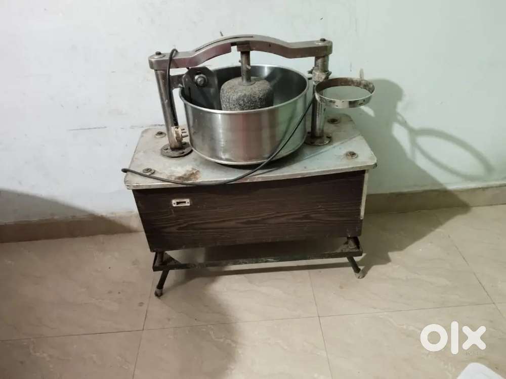 Wet grinder with stand