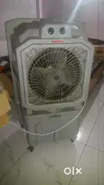 Full size cooler 12000 ka hai 4 mahine Chala hua