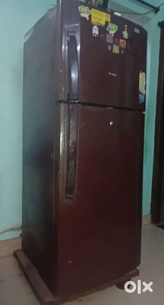 “Second-Hand Double Door Refrigerator for Sale – Working Perfectly!”