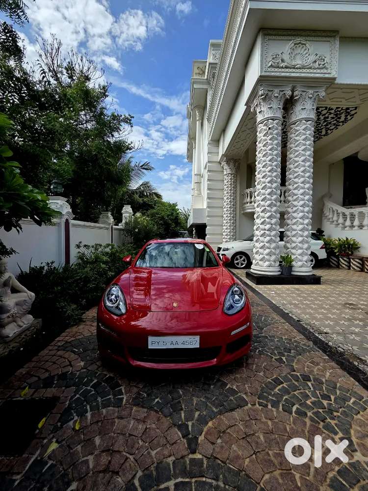 Porsche Panamera 3.0D V6 Carmine Red
