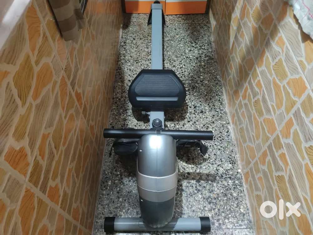 Aerofit Rowing machine - Compact & foldable