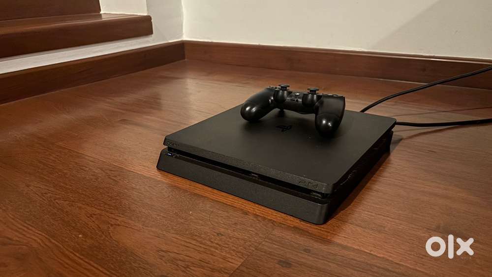 Sony PS4 Slim