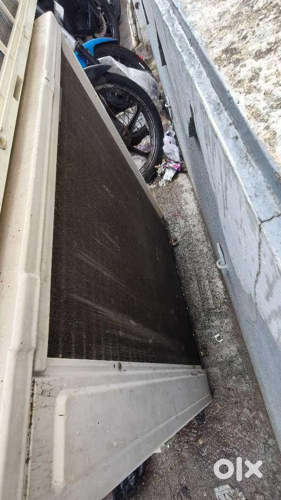 Mitsubishi 2.0ton split AC Good condition