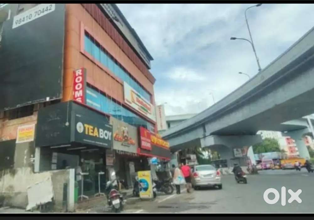 800 Sqft Carpet First Floor Shop On Mansi Cross road