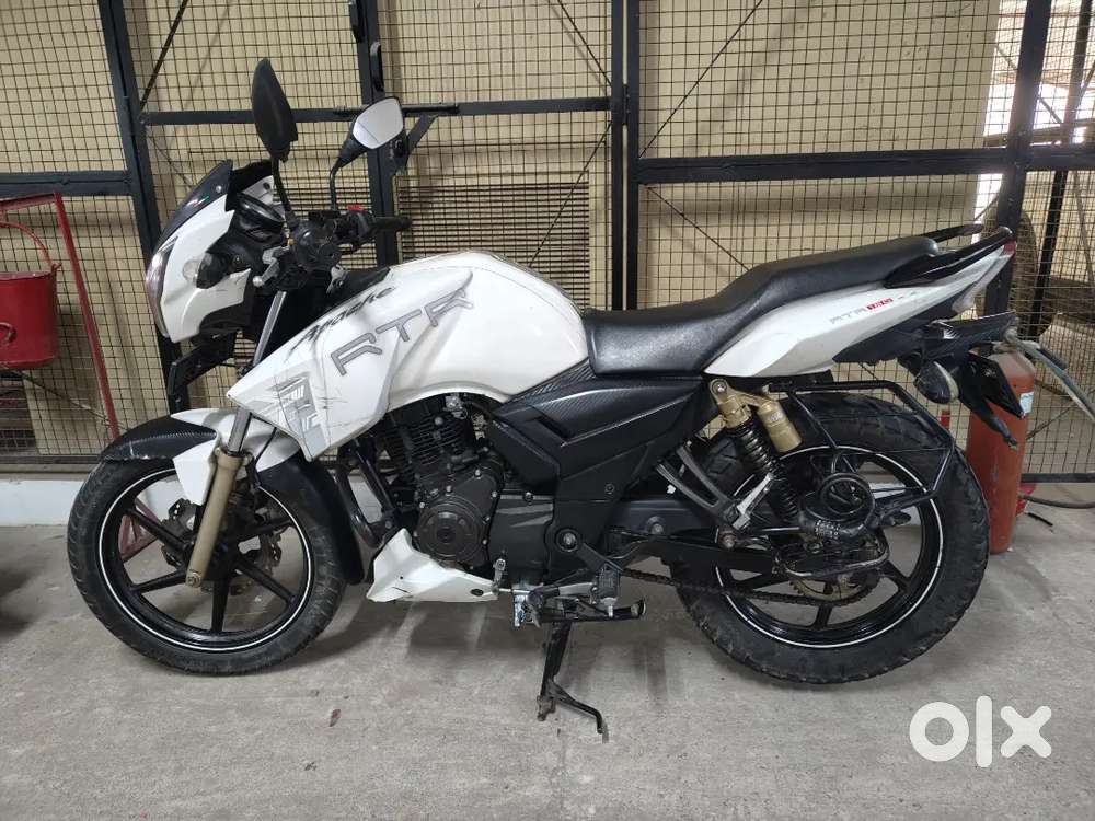 TVS Apache RTR 180 ( white)