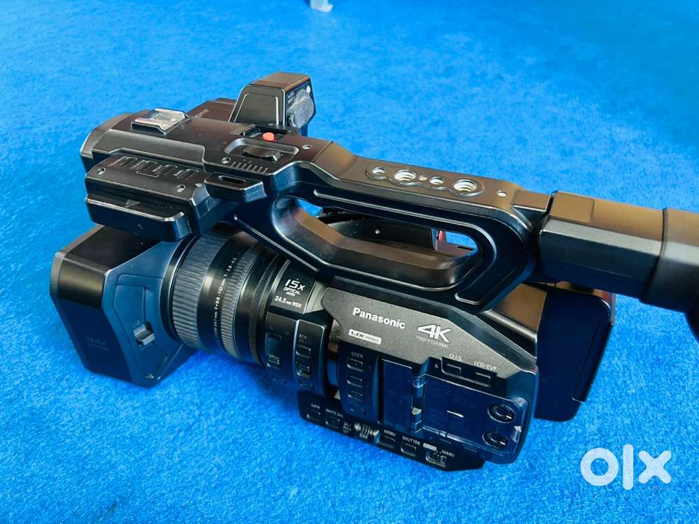 Panasonic UX 90 4k Video camera