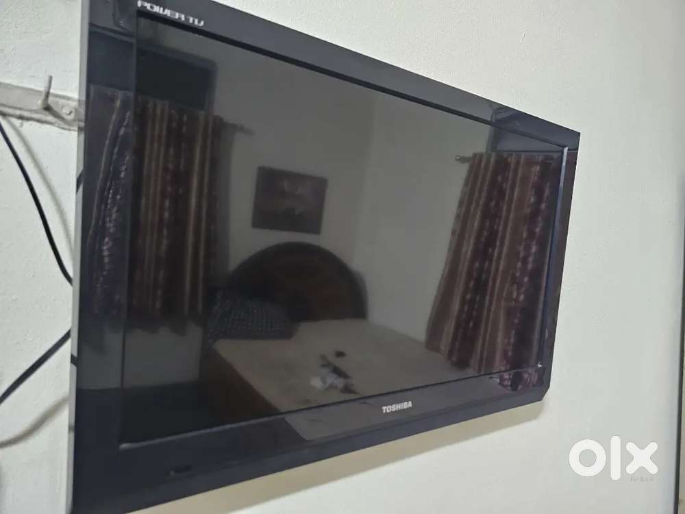 Toshiba 32inches LCD Tv