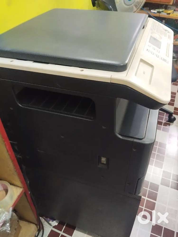 Konica Minolta 205 I  xerox machine low copy running