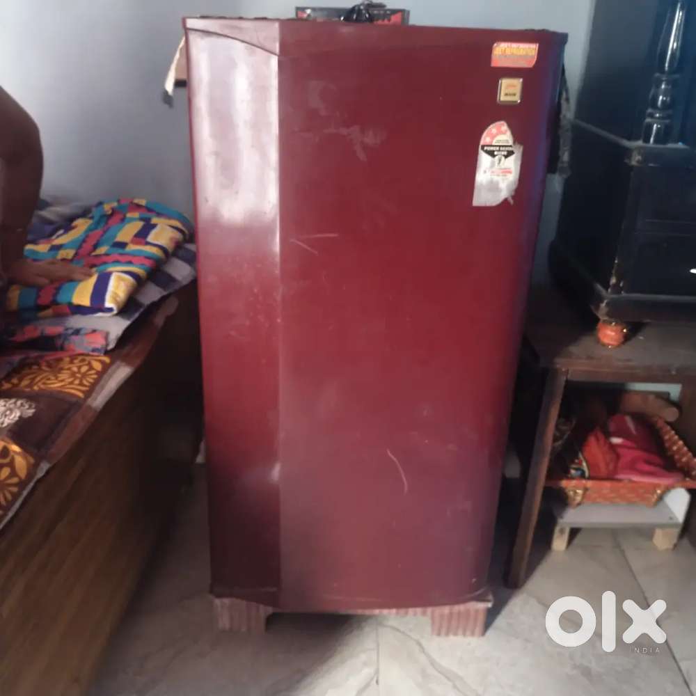 Godrej fridge 3 year use good condition urgent sale good space