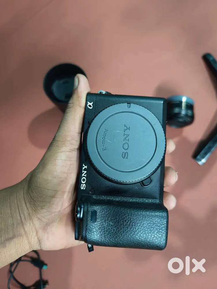 Sony a6400 camera body, Sigma1.4 30mm,Sony 16-50 mm,Aircross2 gimbal