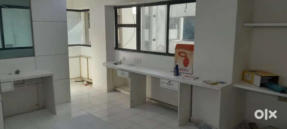 Office on rent furnished 1 cabin 7 seats at drive in road