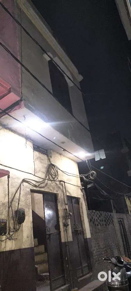 100 gaz ka makan hai