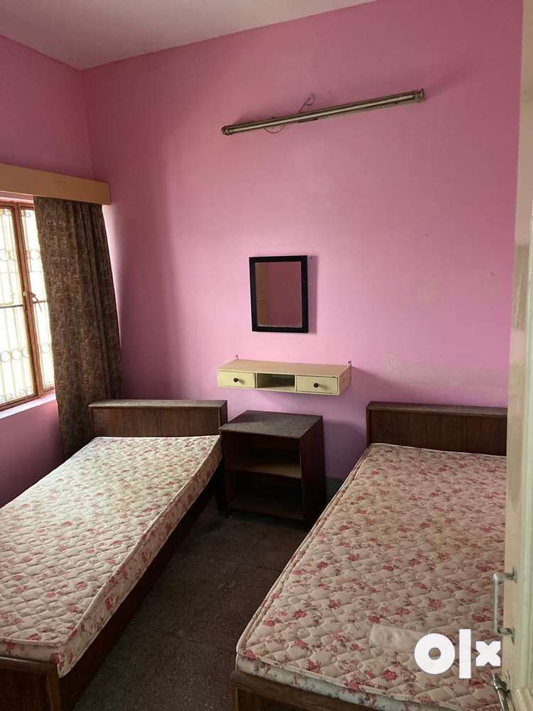Decent and safe Semi furnished renovated 1 BHk house(Negotiable)