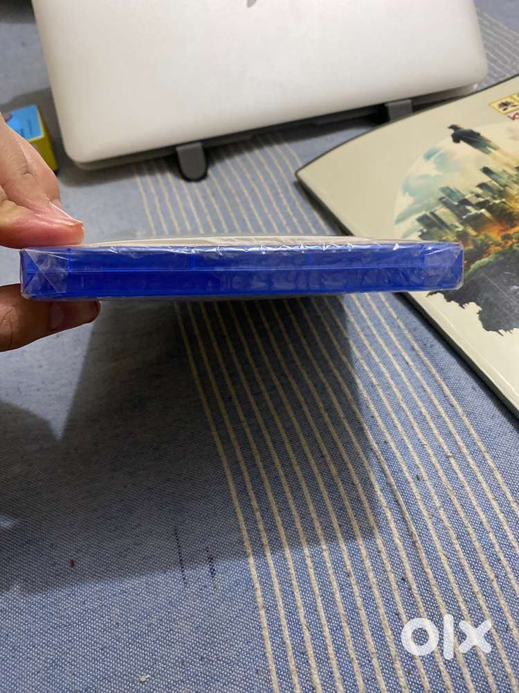 Its a ps4 CD THE DIVISION2