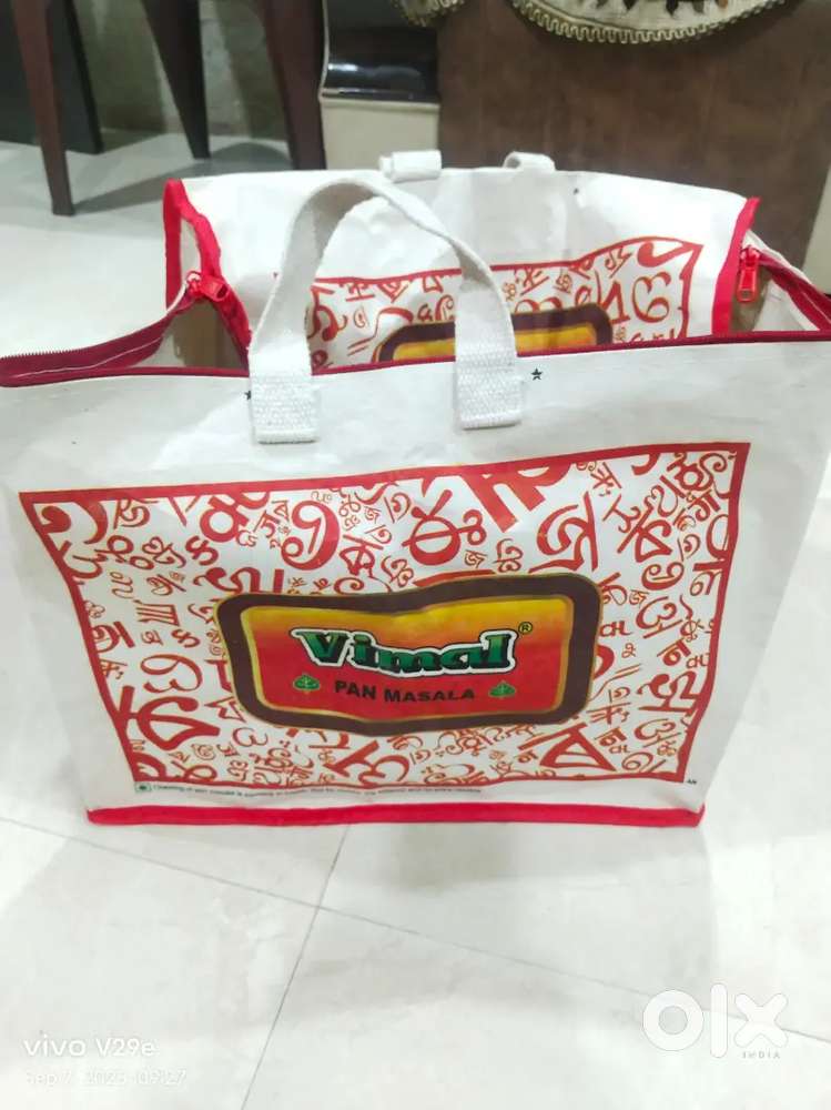 New Majboot bags with chain & without chain small big in quantity