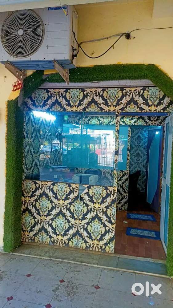 I’m sharing below the complete details of my shop.