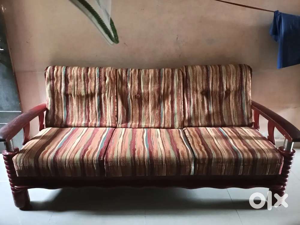 A classyfy and vintage look sofa