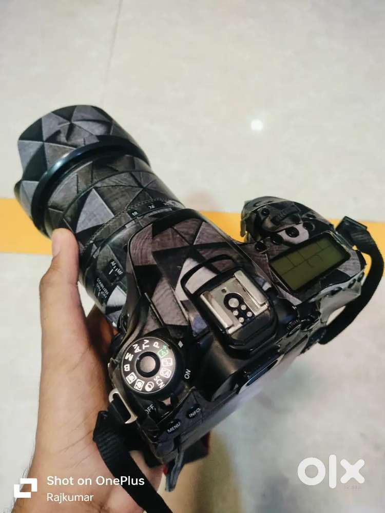 Cannon 80D for sale. With 2 Batteries Charger and Cable.(Negotiable)