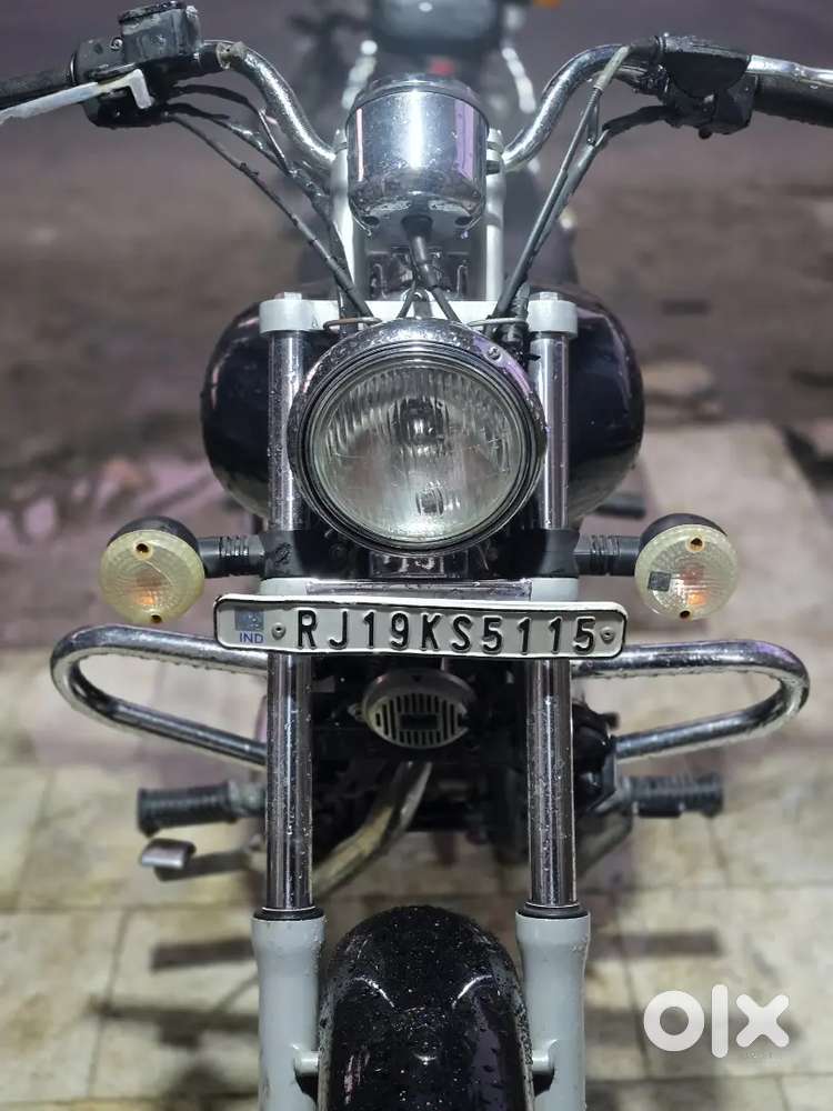 BAJAJ AVENGER CRUISE 220