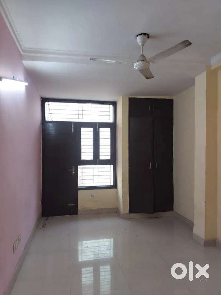 Looking for Female Flatmate – 1 Room Available (Semi-Furnished)