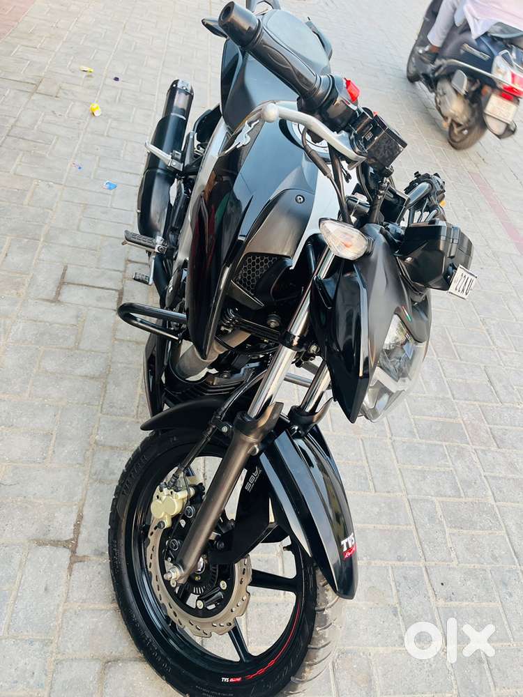 Apache rtr 160 4v