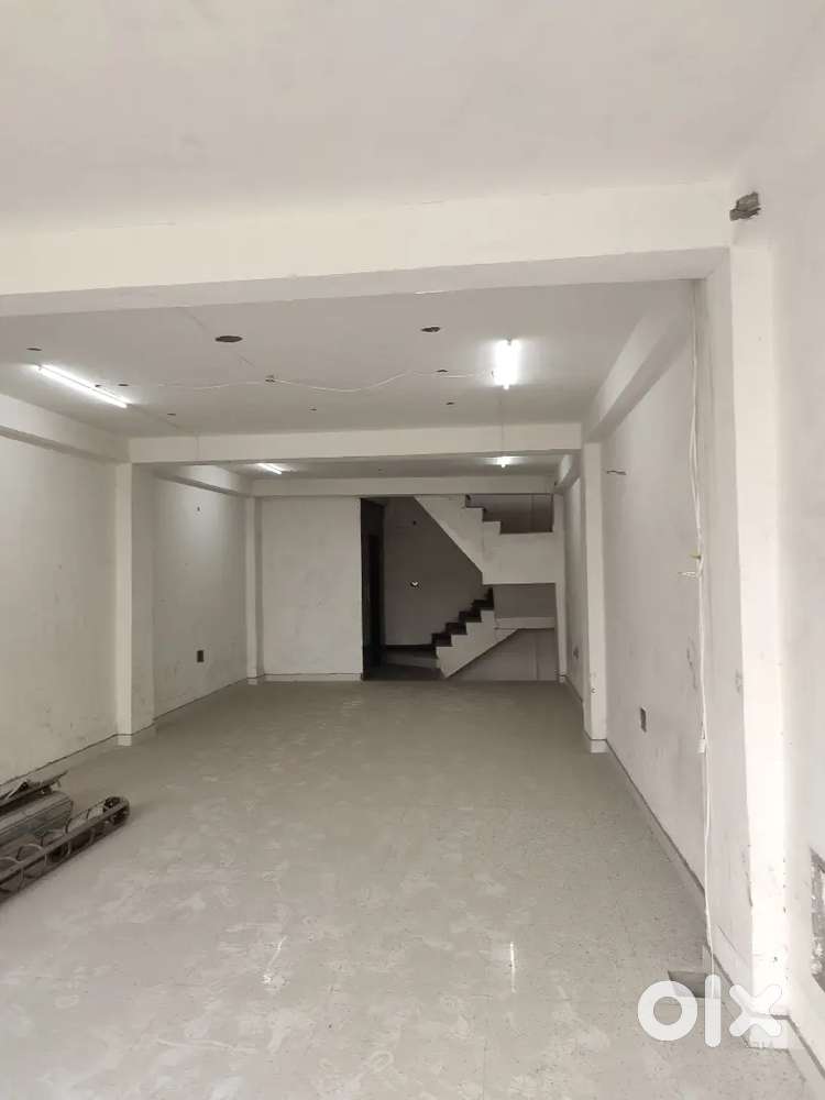 800 sqft per floor total three story showroom with lift in 2.7 lakh