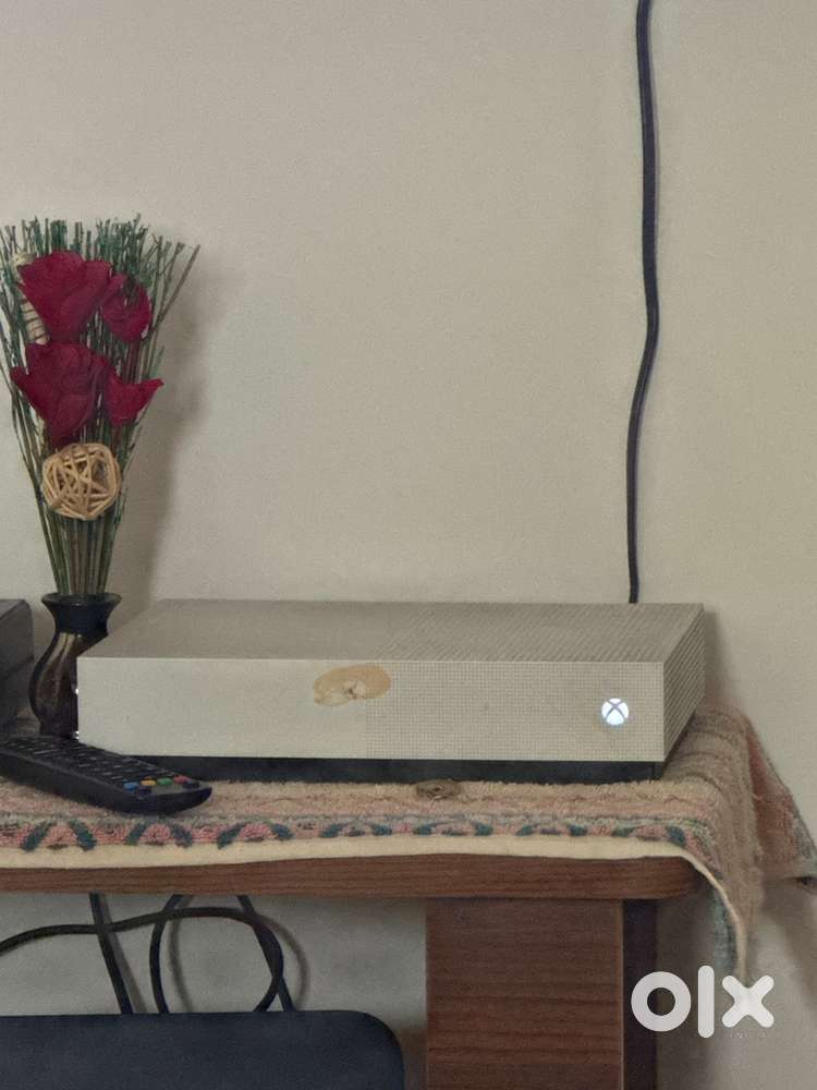 Xbox One S with 2 controllers
