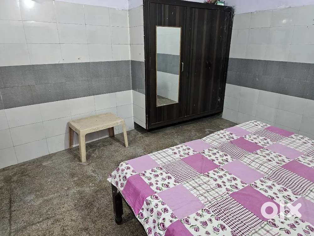 Fully Furnished Rooms Available