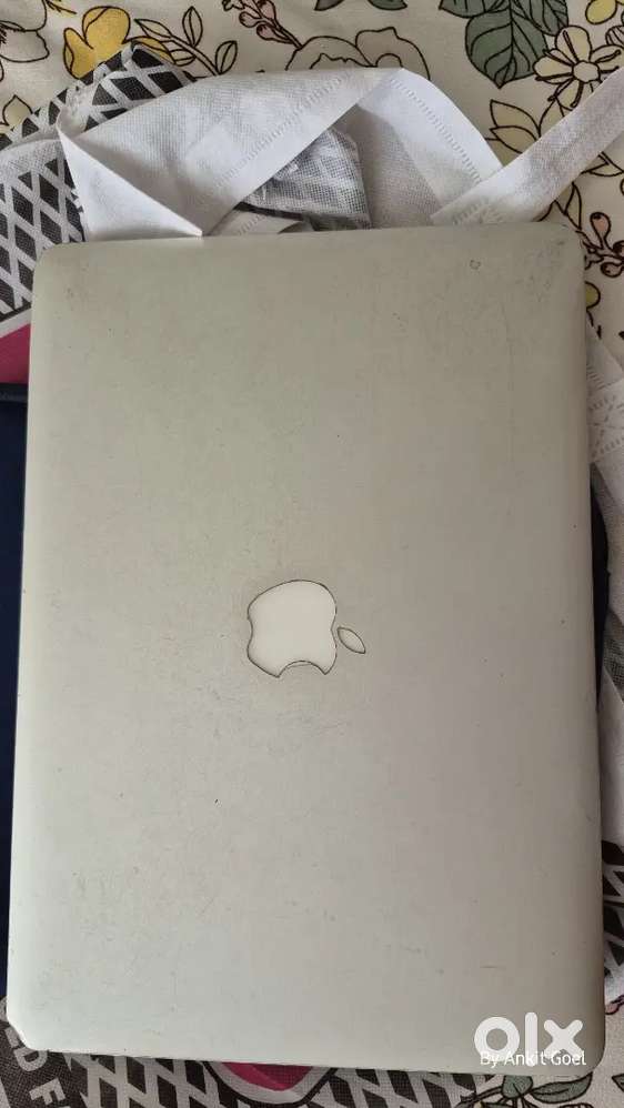 MacBook Air 13 inch 8gb /128gb