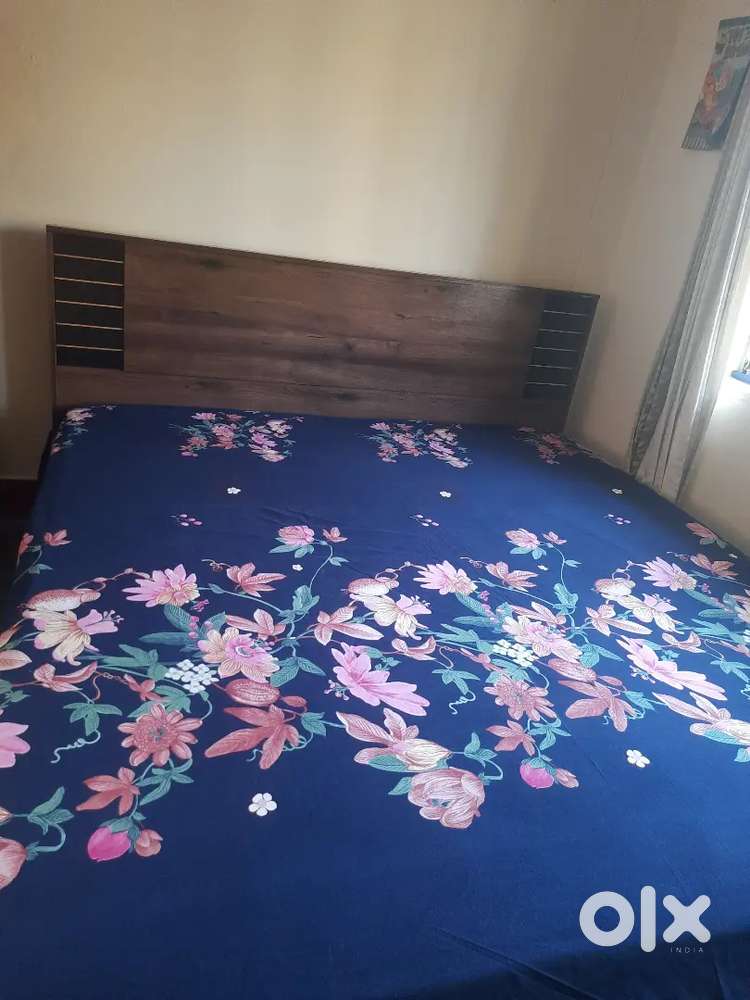 NEELKAMAL KING SIZE BED