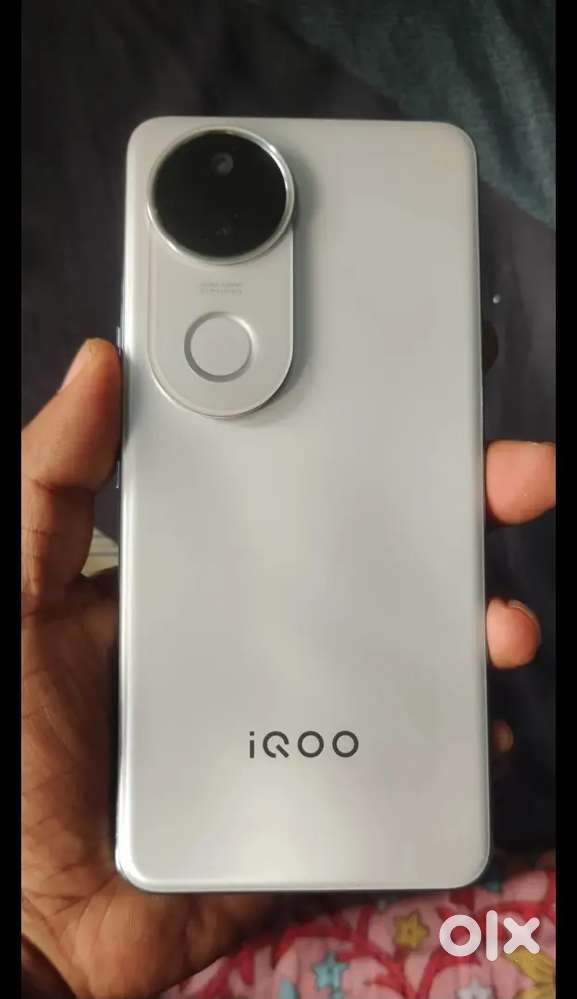 IQOZ10R 5G (Moon Stone, 8/128 GB)