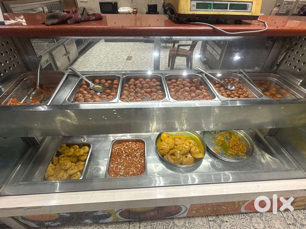 Sweet display counter