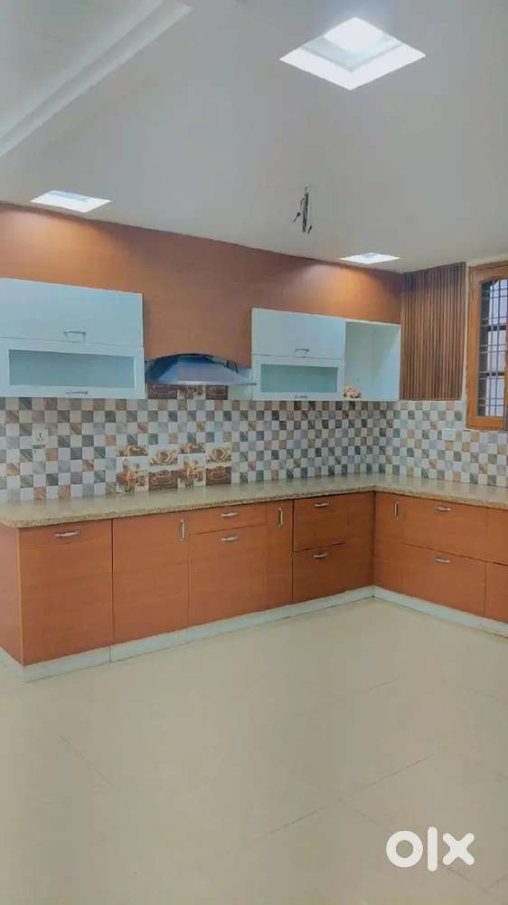 Indipendent 3bhk flt gms road near bharat gas with lift car parking