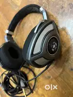Sennhizer HD 700 Headphone