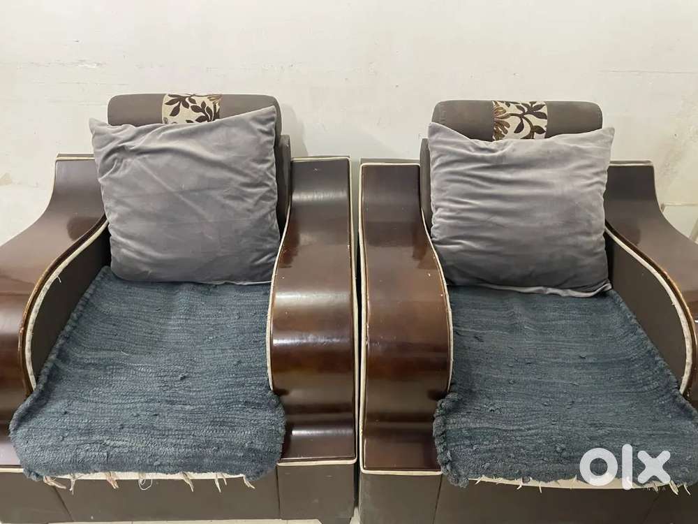Good condition sofa set