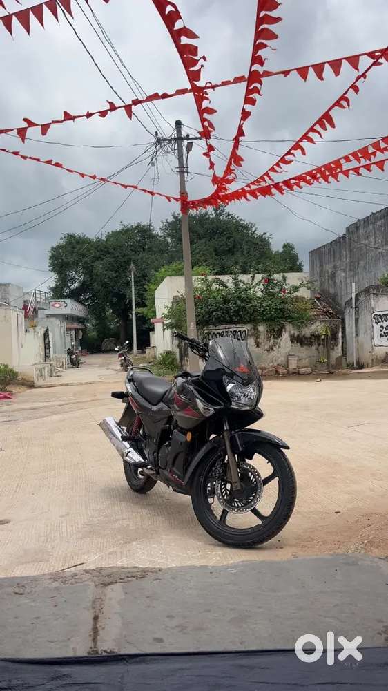 KarizmaR 2013 model black colour