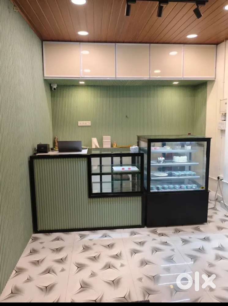 Helper and assist cake master(male)