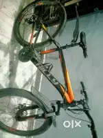 Hilly 21 gears cycle with disk brakes.