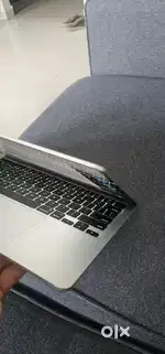 Macbook Air M4 Silver (2025) - 24 gb ram, 512 gb ssd